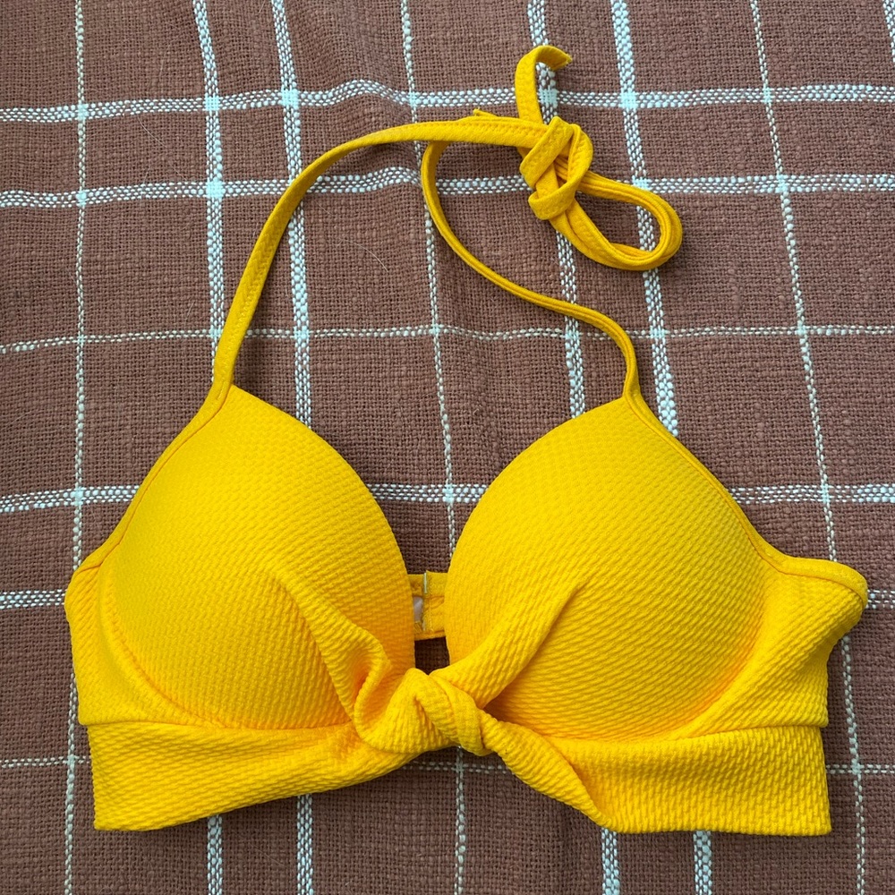 Shade&Shore Bikini Top - 34B - Light Lift, Twist Front, Textured